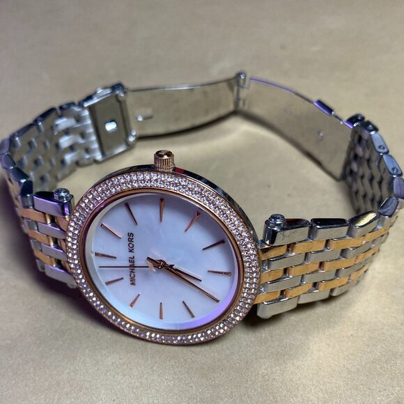 Michael Kors Darci Ladies Watch - Picture 2 of 4